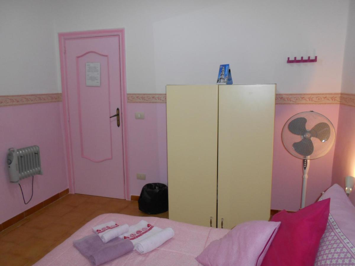Robby'S House Bed & Breakfast Вико-Экуенсе Экстерьер фото